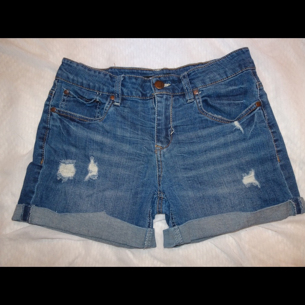 Women’s Cuffed Shorts